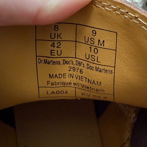 Doc Martens Unisex US M 9 US L 10 brown boots BN - Picture 5 of 6